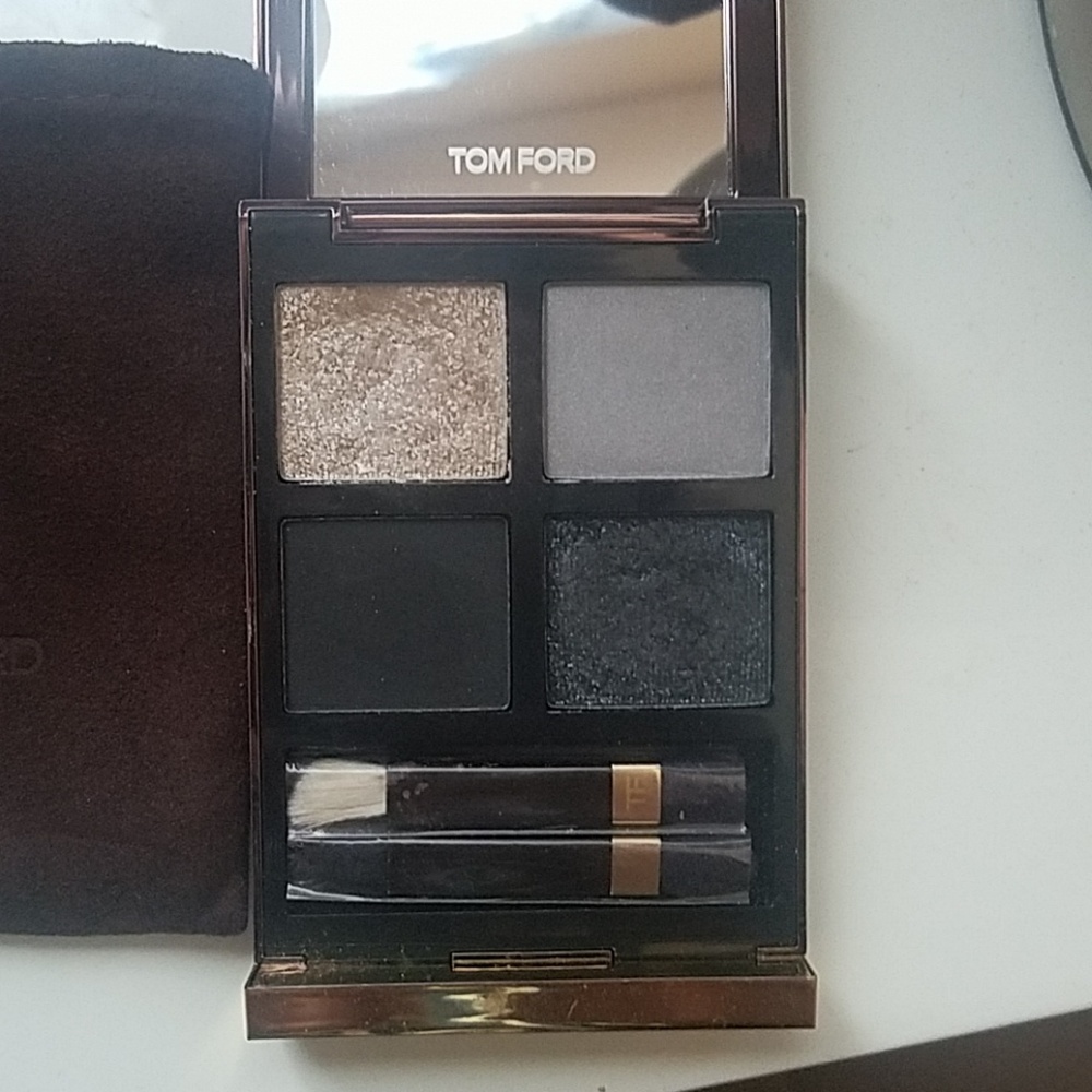 Tom Ford titanium smoke palette